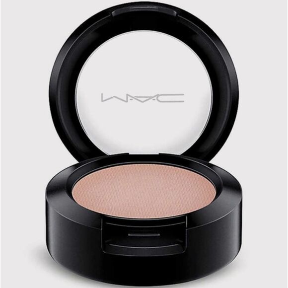 MAC Matte Eyeshadow in Cozy Gray - Picture 2 of 13